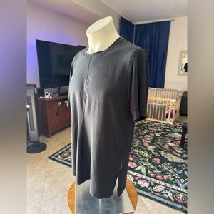 Nike black Dri-Fit short sleeve shirt
Men's Medium Slim Fit